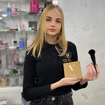 Візажист Аліна
